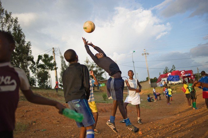 Ruanda convirtió el deporte en política exterior y los clubes empiezan a soltarle la mano