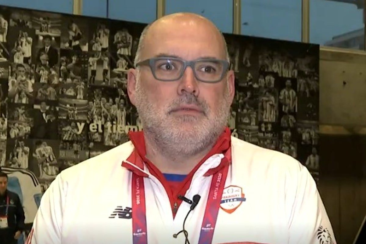 Bruno Zubizarreta con la campera del Team Paraguay en los Juegos Suramericanos Santa Fe 2026